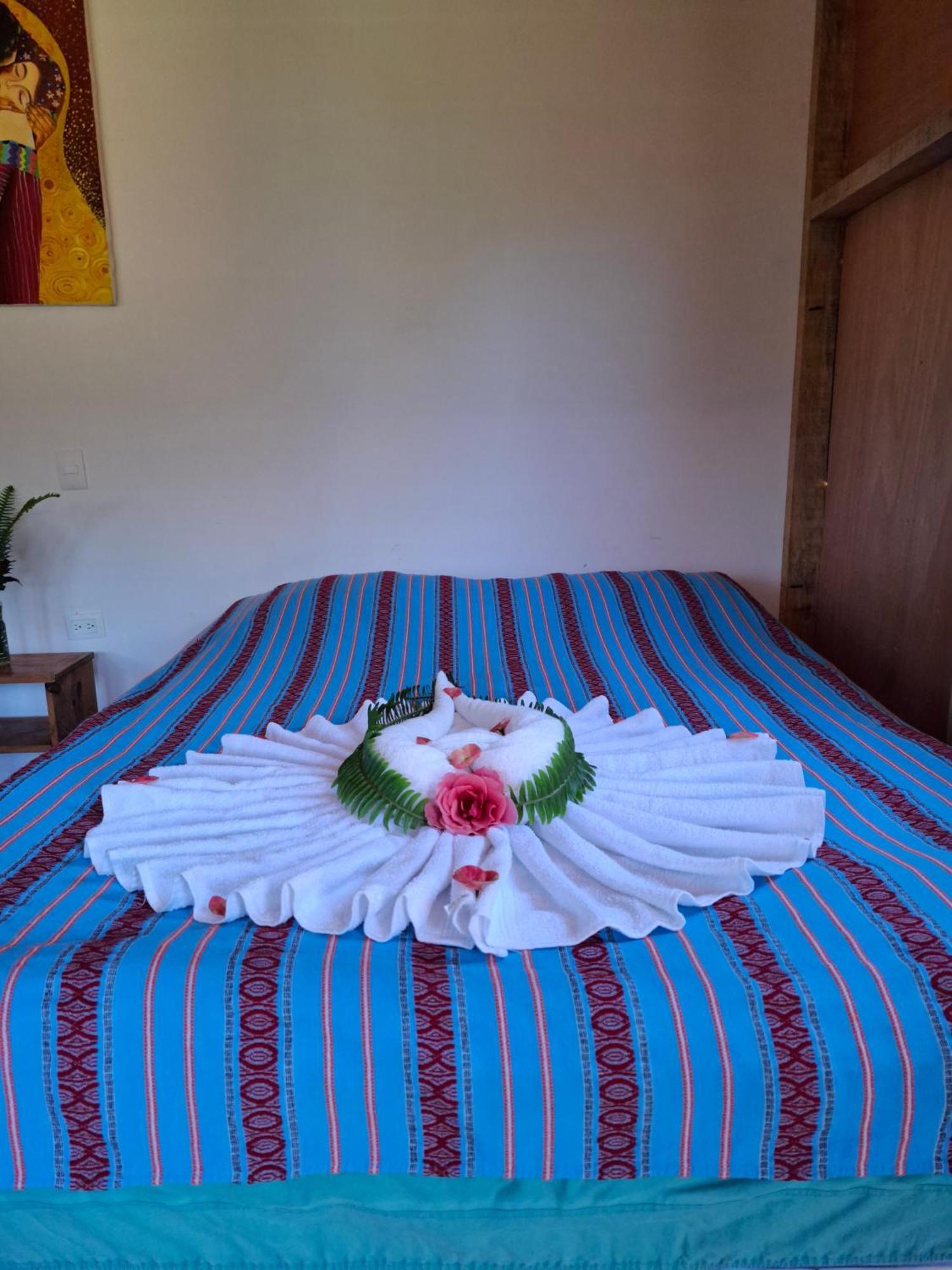 Eco-Hotel Mayachik San Juan La Laguna Luaran gambar